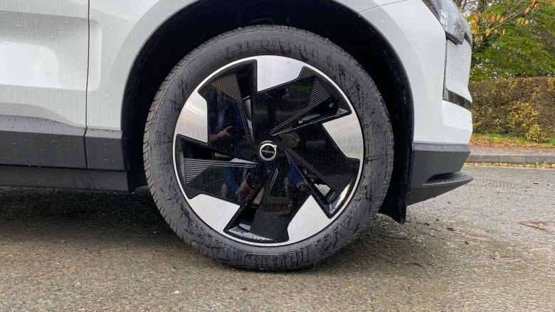 Volvo EX30 200kW SM Extended Range Plus 69kWh 5dr Auto Electric Estate